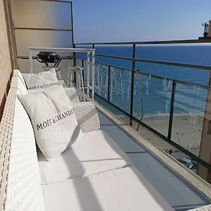 Casa Di Noemi - Seafront With Parking Savona